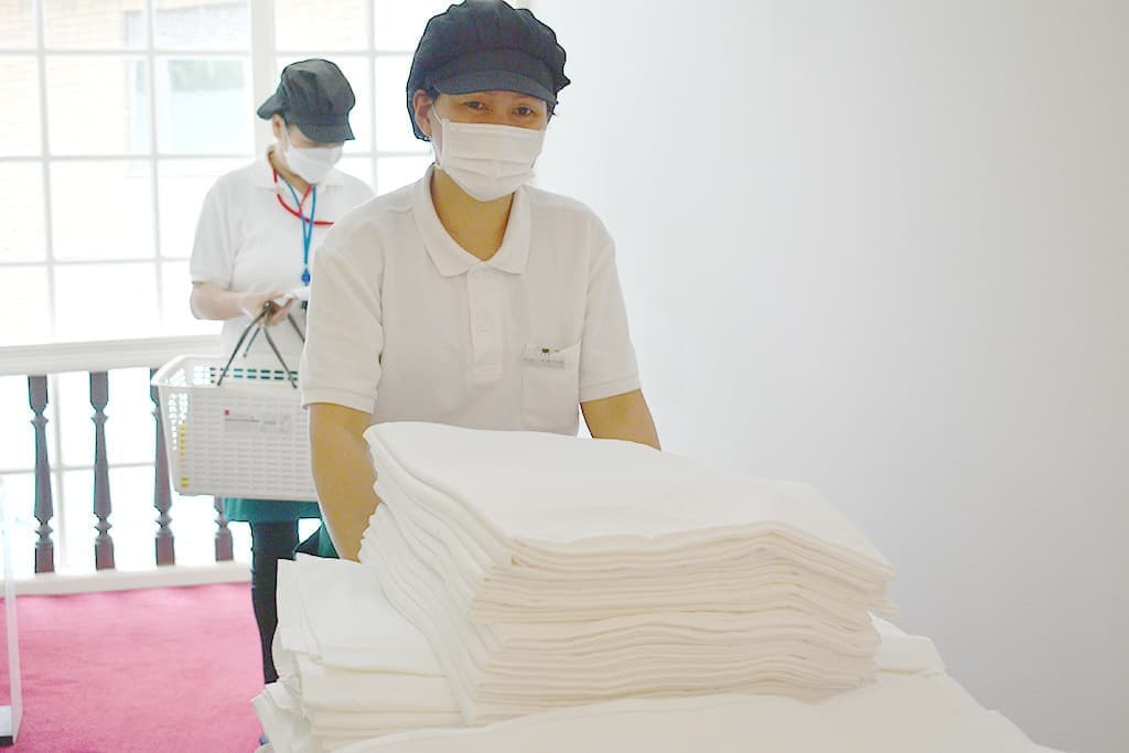 ホテル客室清掃業の様子｜有限会社クリーンアップサービス｜採用求人情報｜函南町本社｜就業場所箱根町